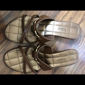 Fioni Buckle small wedge sandals